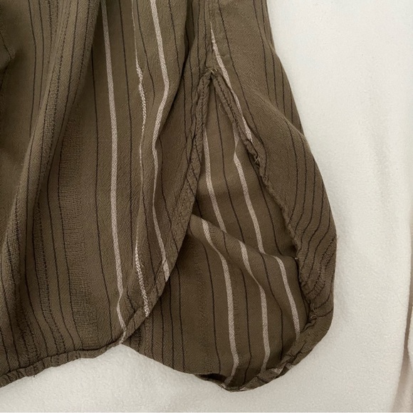 American Eagle Button-Down Top - Picture 4 of 6